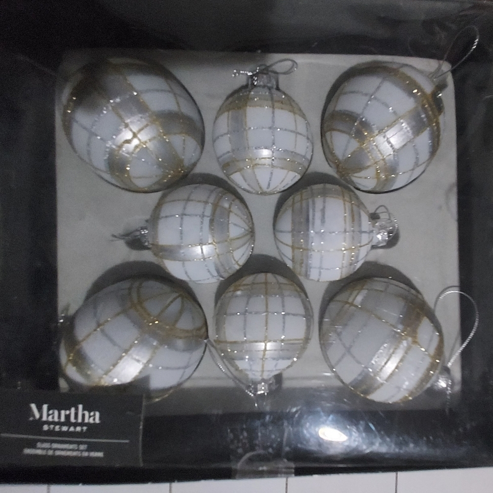 New MARTHA STEWART Christmas Glass Ball Tree Ornament 8 White Silver Gold Plaid
